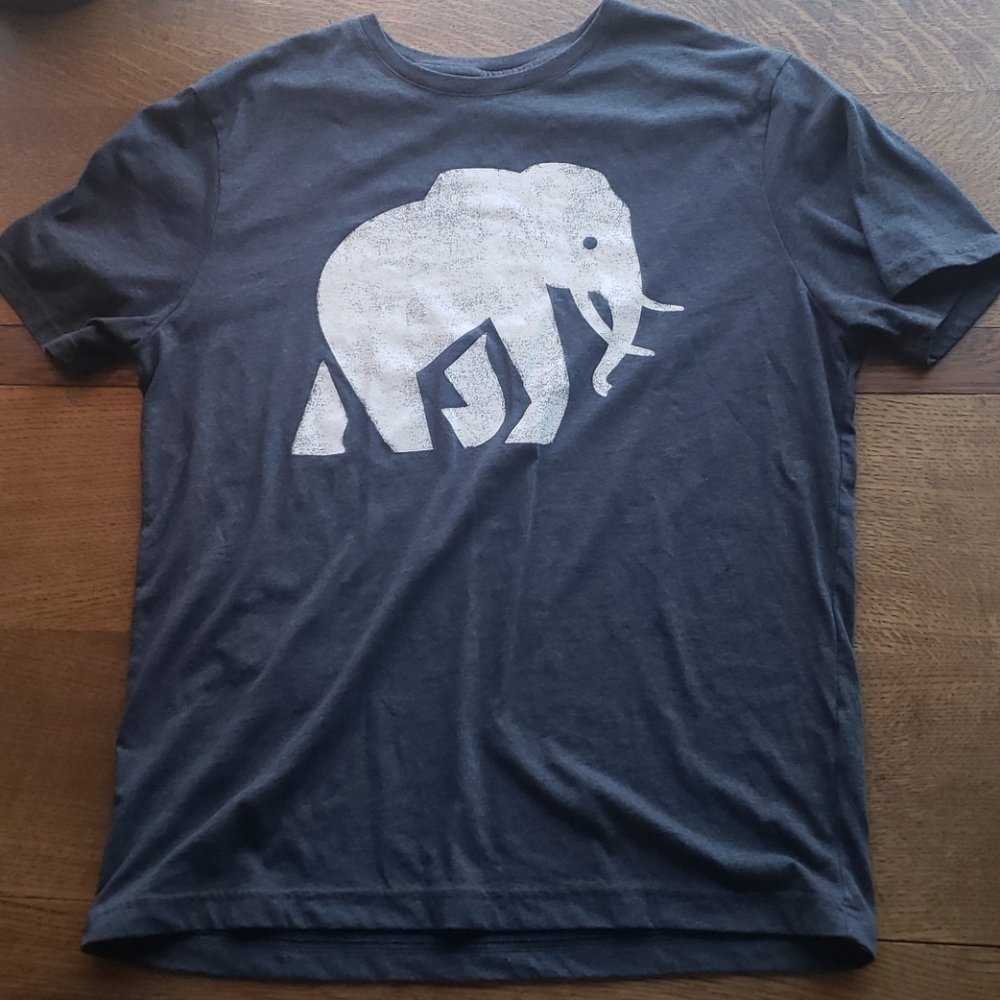 Banana Republic Elephant t shirt